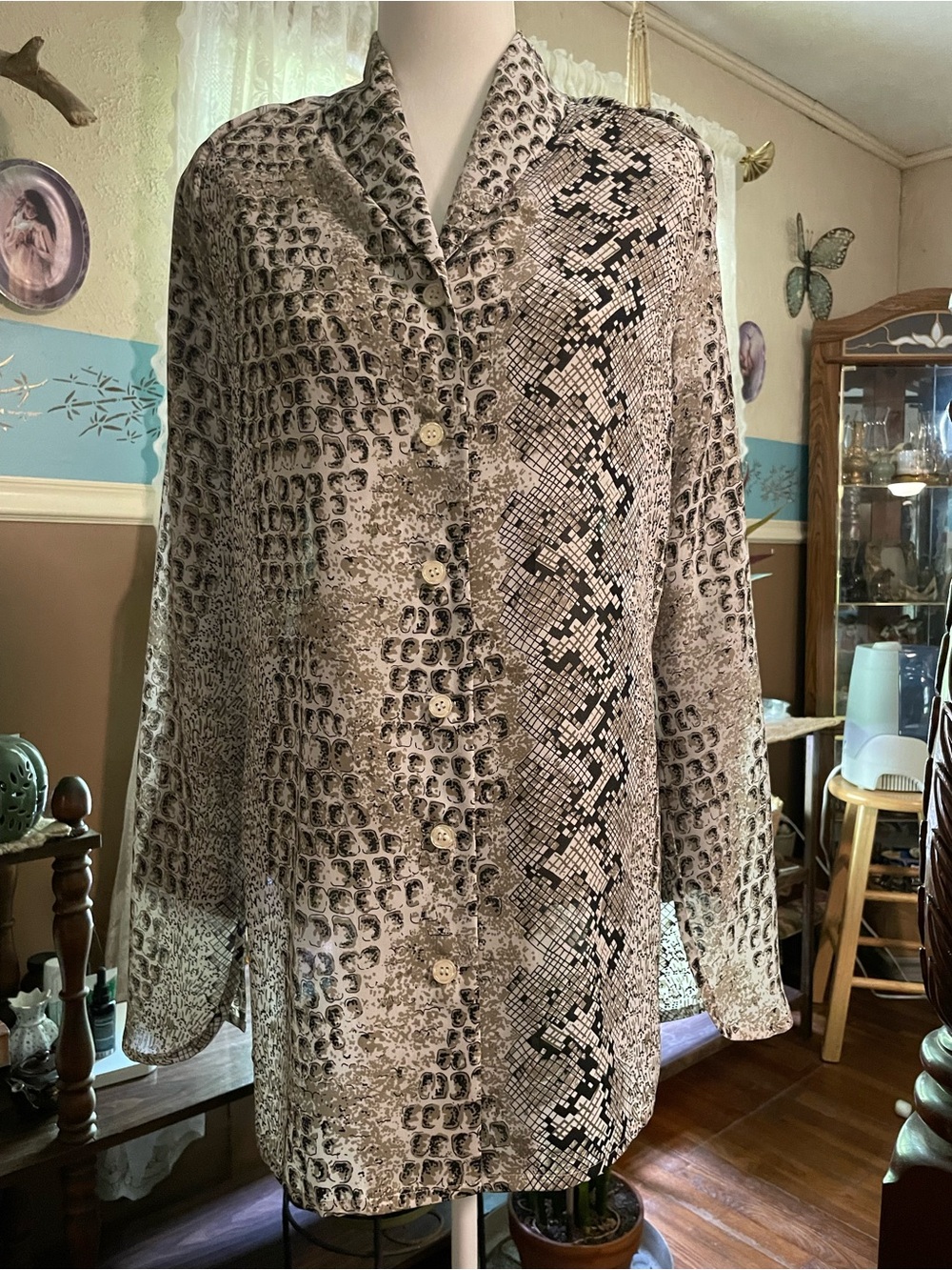 Women's Neutral Snake-Print Button Front Blouse